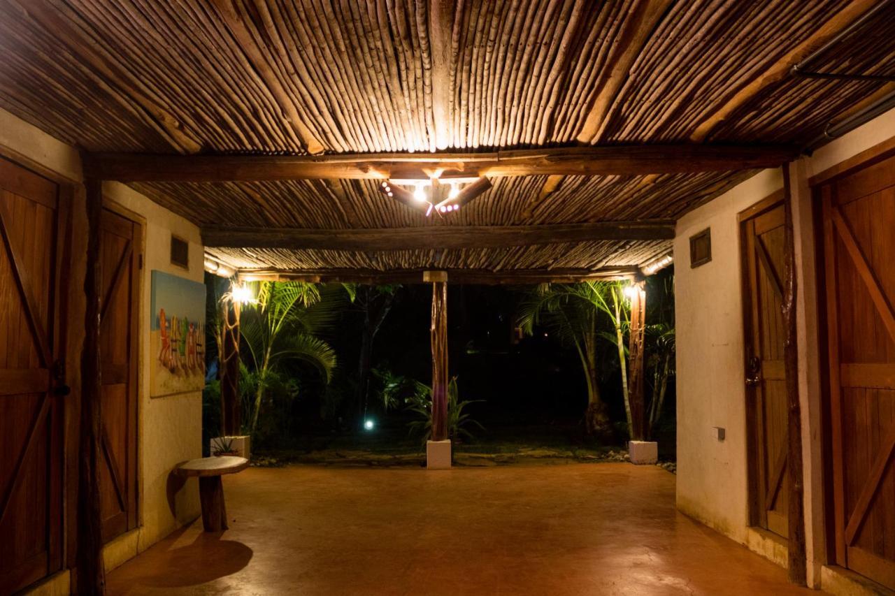 La Choza Playa Venao Hostel Exterior photo